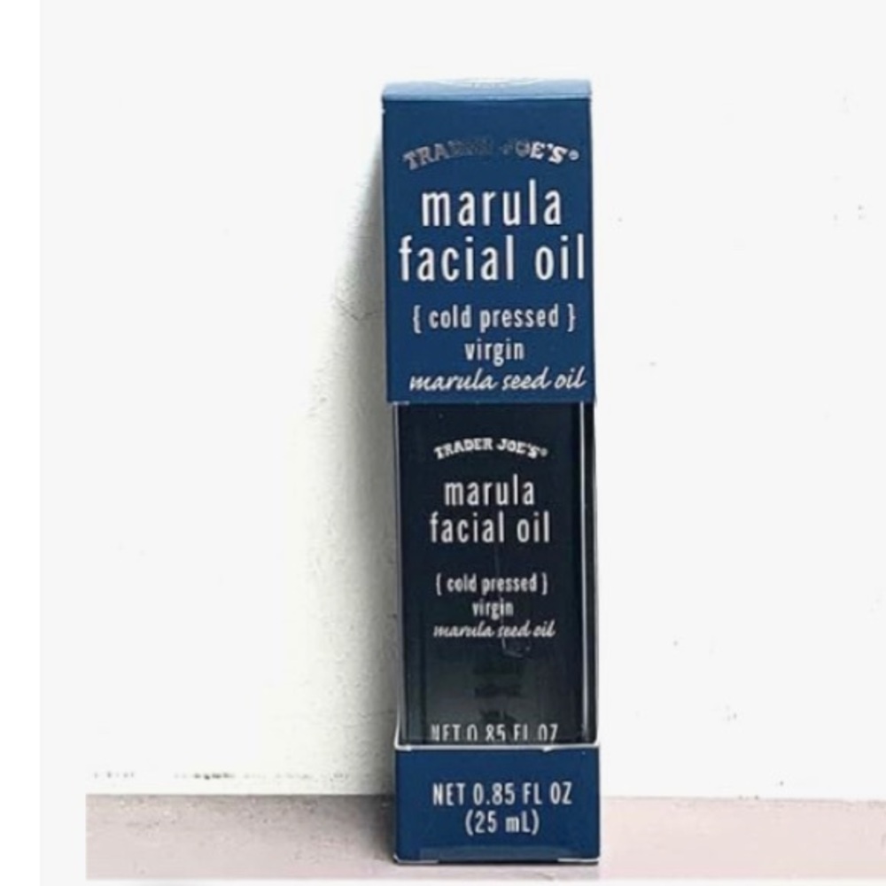 Trader Joe's Hydrating Marula Facial
Oil: Beauty & Personal Care